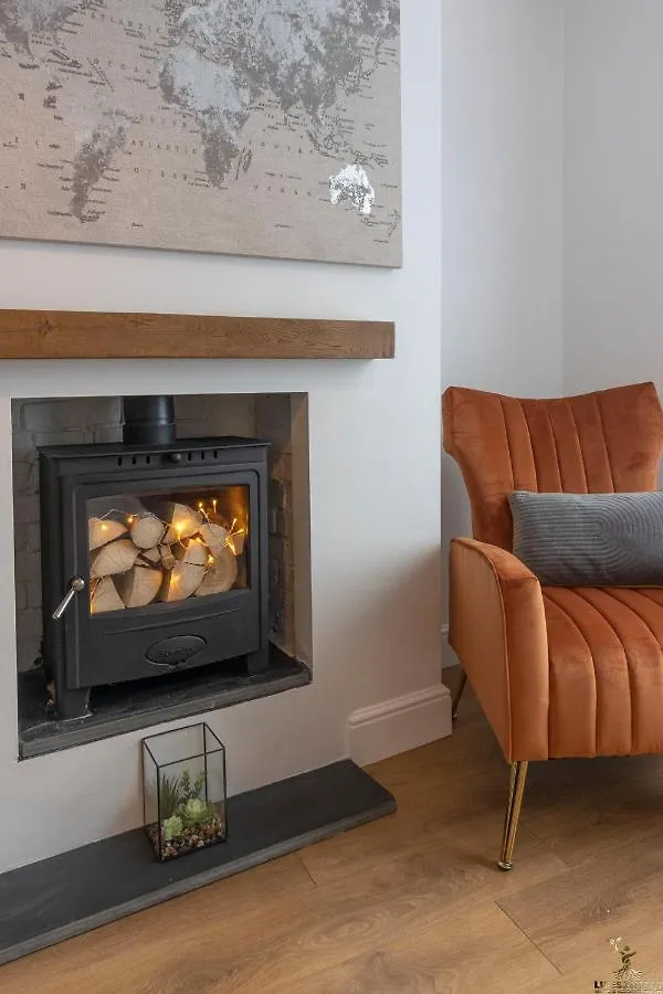 Luxe Garden House For 6 In Central Exeter