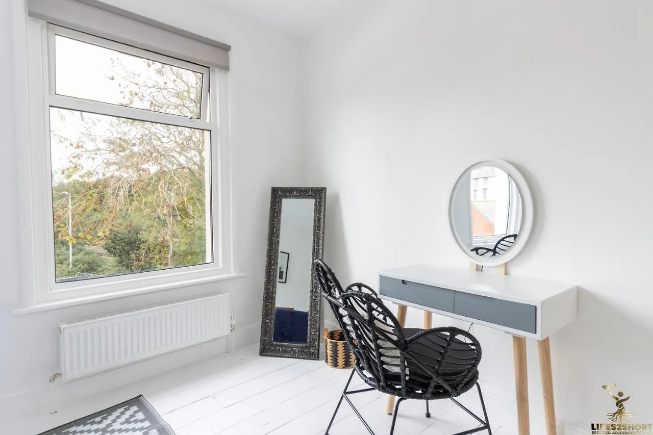 Apartment Luxe Garden House For 6 In Central Exeter