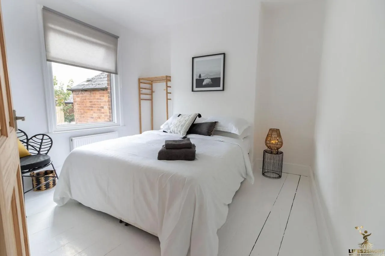 Luxe Garden House For 6 In Central Exeter 0*,